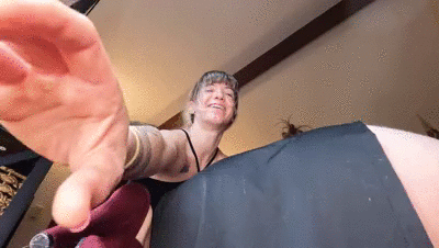 farting giantess domination