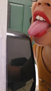 Uni using her tongue