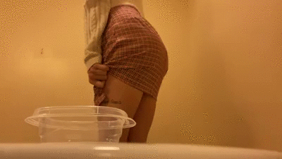 Princess Kazer Fills An Online Order