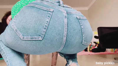 girlfriend poops her jeans for you