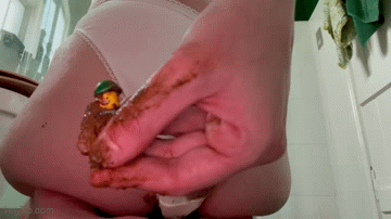 Shrunken man went into my panties