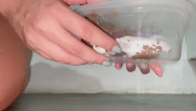 Comendo de garfo e faca minha merda congelada