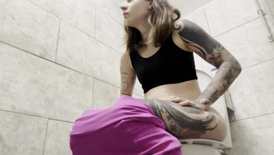 masturbating sniffing my dirty toilet paper