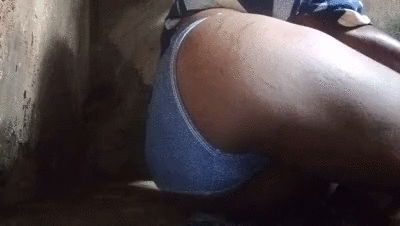 Shootout bum pooping