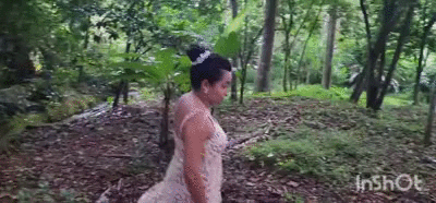 Sara's face covered in shit