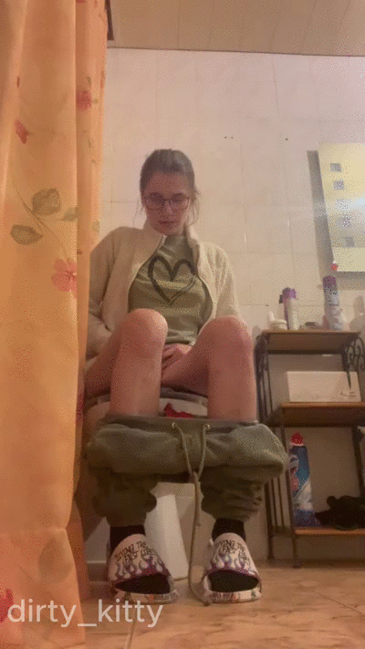 I pee in my friend's old rented room