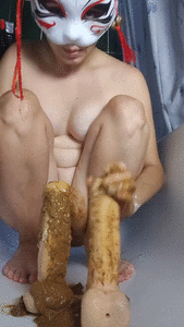 DIARRHEA AND 2 DILDO