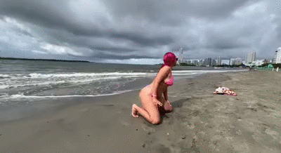 BIG DIARRHEA ON THE BEACH