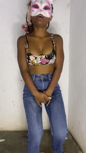 Pee desperation and jeans wetting