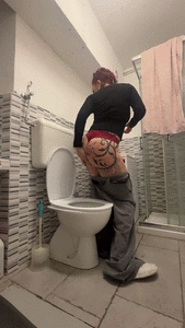 Lady scarlet - Shit in my bathroom