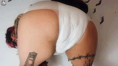 Pooping on diaper and tasting it