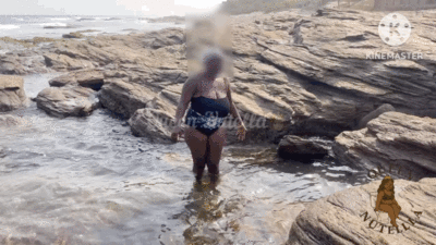 Queen Nutella : Pooping in the sea