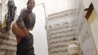 Mommy farts accidently poop comes out