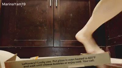 Shitting in a pizza box