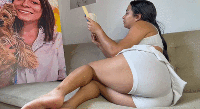 Very loud farts while reading