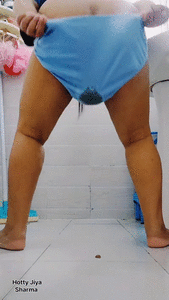 Desperate sloopy Poop messed her blue panty