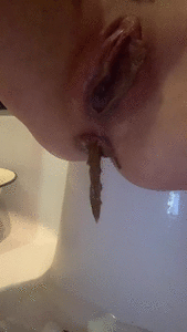 Big pussy and scat
