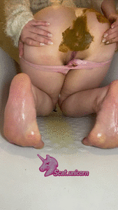 A desperate panty poo turns into a foot smear