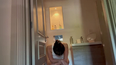 desperation Diarrhoea on the toilet