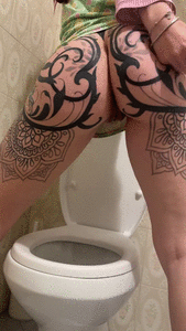 Admire my gorgeous bum and enjoy my poo