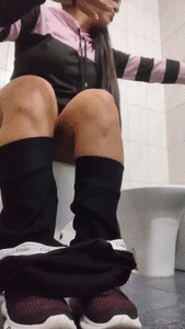 My friend pooping at the gym