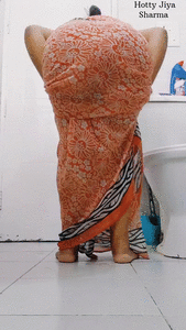 Mommy pooped in clothes and messed her body