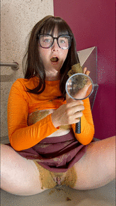 VELMA EATS HER & DOG'S SHIT IN PUBLIC TOILET (English Subs)
