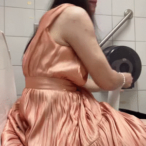 piss in toilet room hana cute
